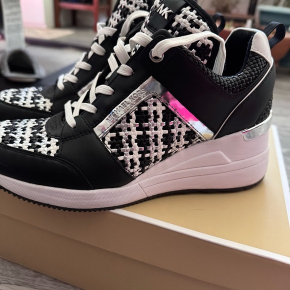 Michael Kors Georgie Low Top Wedge Sneakers - Picture 4 of 7